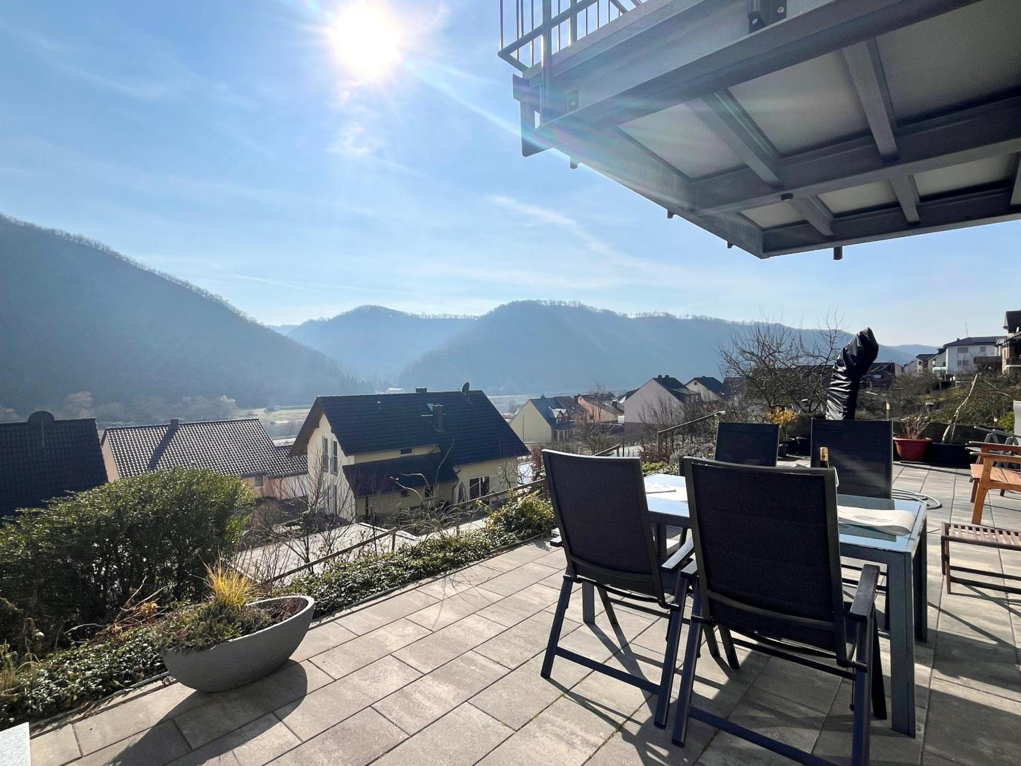 Sonnenterrasse, 1-4 Personen, 2 Schlafzimmer, Grosse Terrasse * Mueden