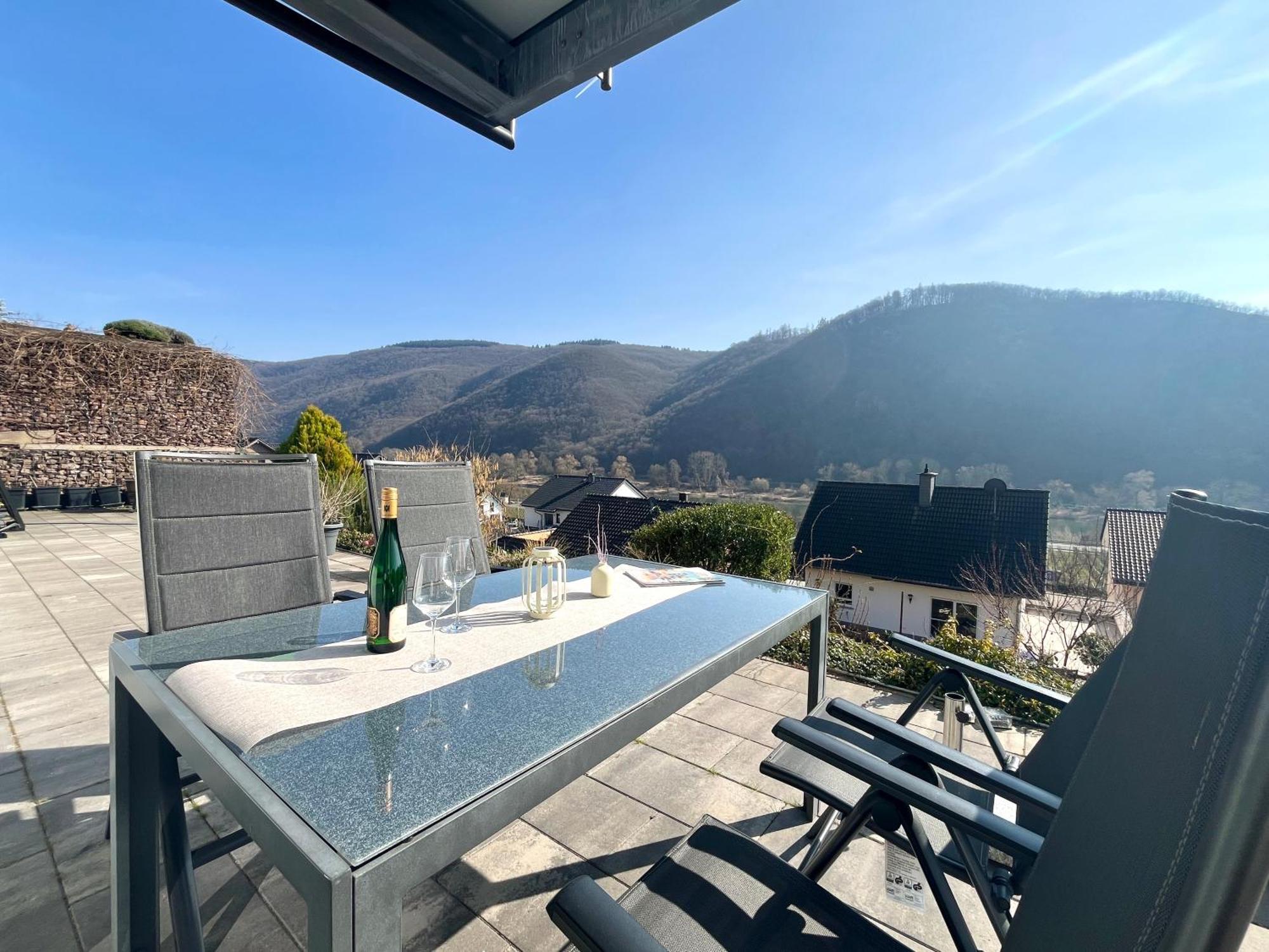 Apartment Sonnenterrasse, 1-4 Personen, 2 Schlafzimmer, Grosse Terrasse Mueden