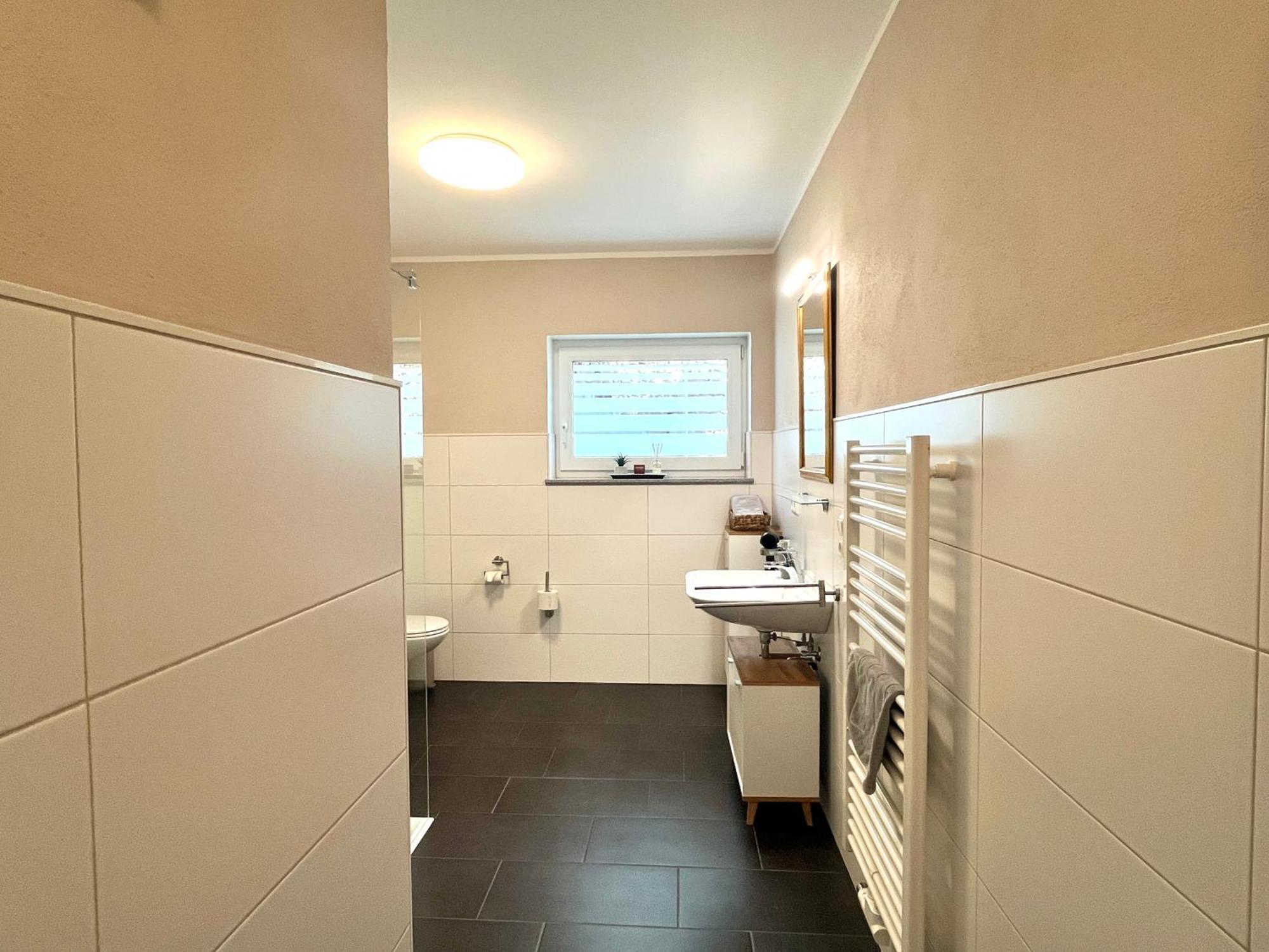 Sonnenterrasse, 1-4 Personen, 2 Schlafzimmer, Grosse Terrasse Apartment