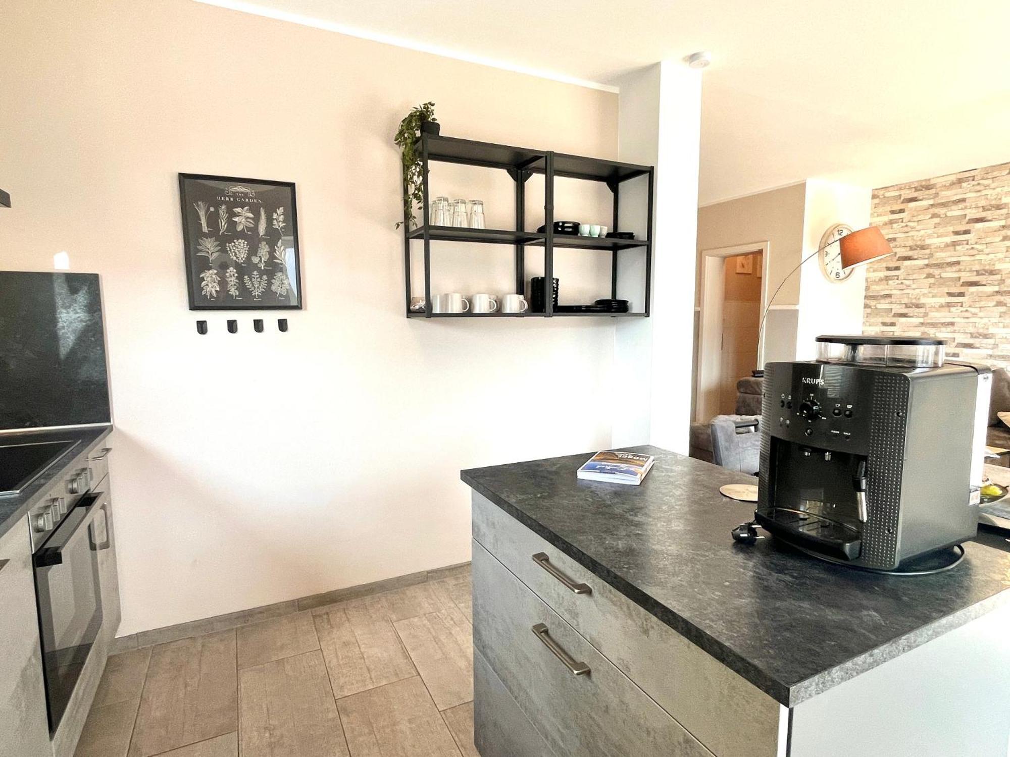 Sonnenterrasse, 1-4 Personen, 2 Schlafzimmer, Grosse Terrasse Mueden