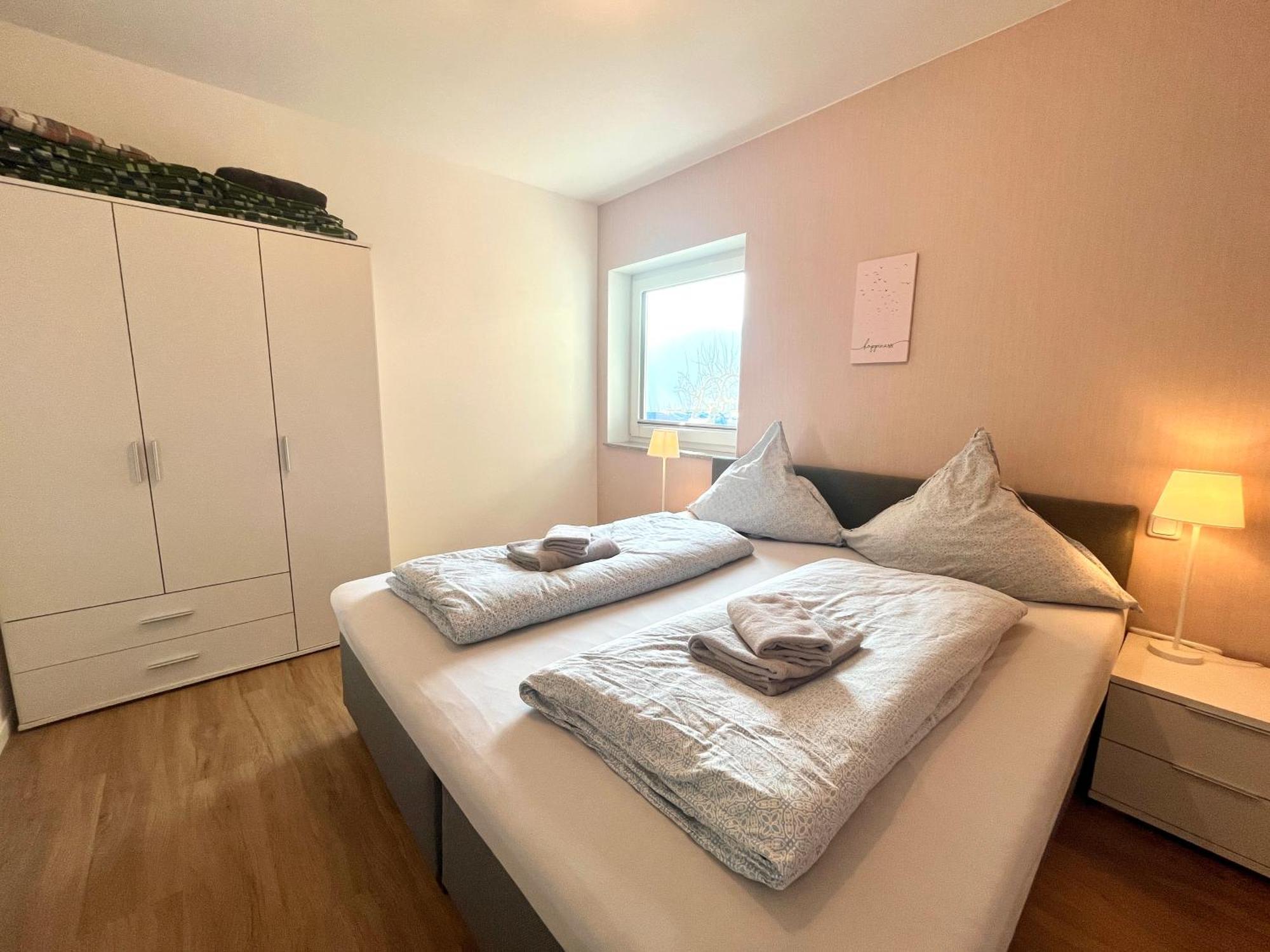 Sonnenterrasse, 1-4 Personen, 2 Schlafzimmer, Grosse Terrasse * Mueden