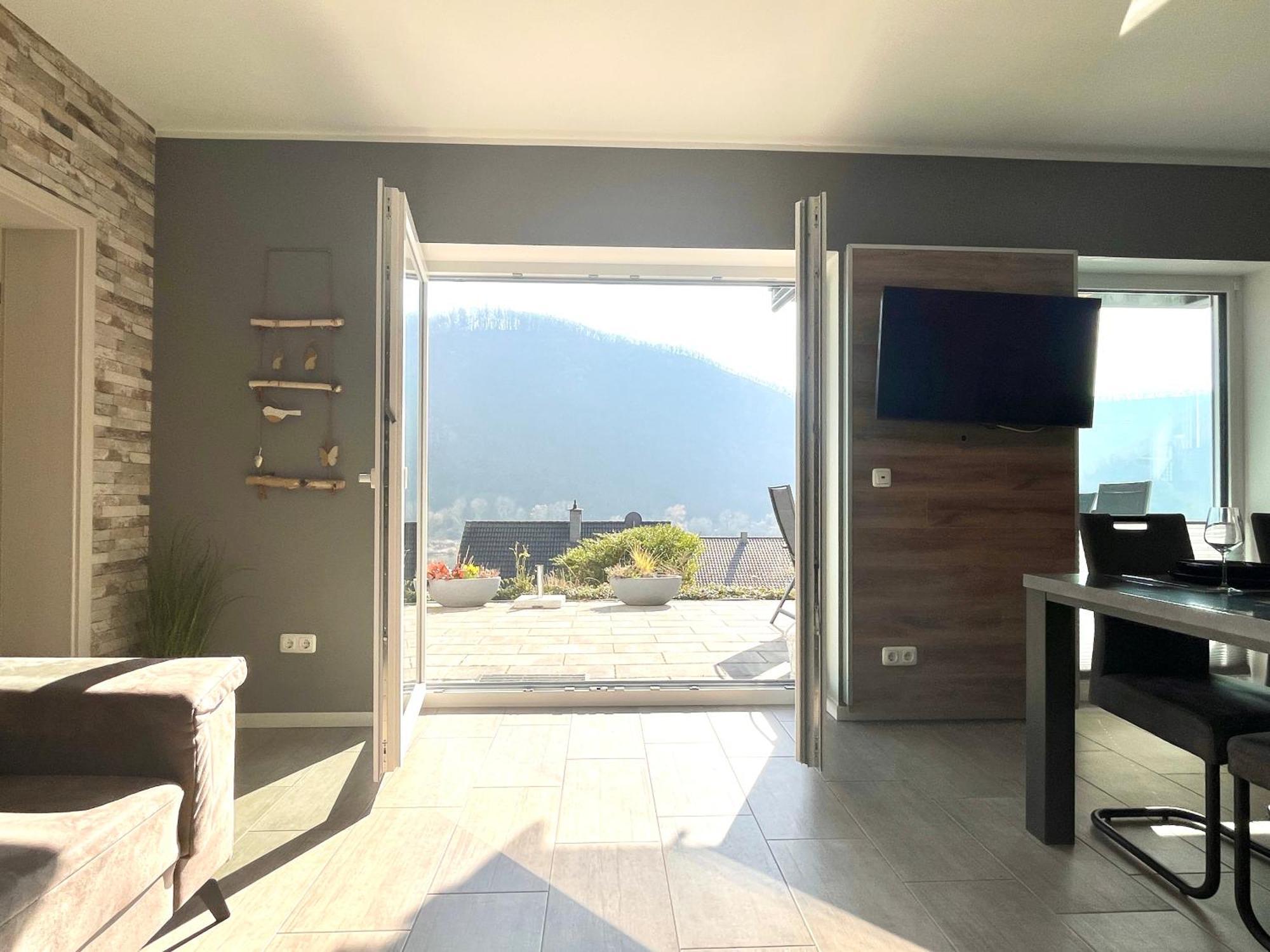 Sonnenterrasse, 1-4 Personen, 2 Schlafzimmer, Grosse Terrasse Apartment *